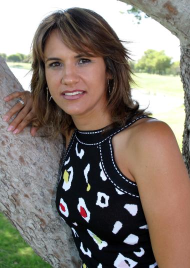 Claudia Fayer de Treviño