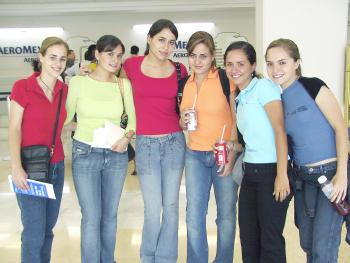 Bety Murra, Tanya Rueda, Sofía Baile, Mila Jaidar, Cristy Berlanga y Laura Gómez viajaron a las Islas Griegas