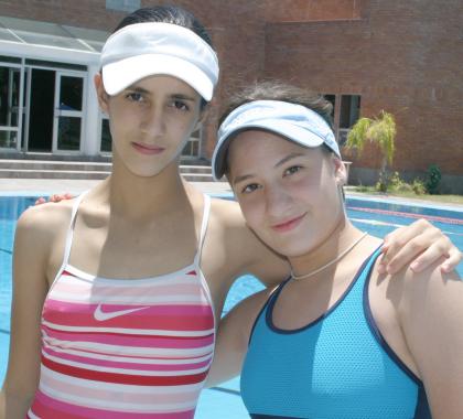 Cristy Belausteguigoitia y Jackie Miranda.