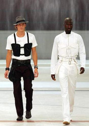 Diseñador japonés: Issey Miyake's