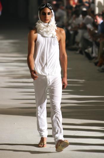 Diseñador: Alexander McQueen.