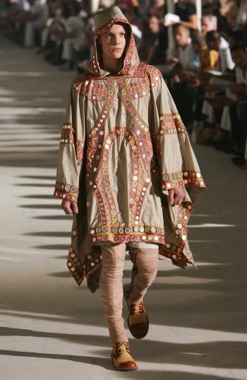 Diseñador: Alexander McQueen.
