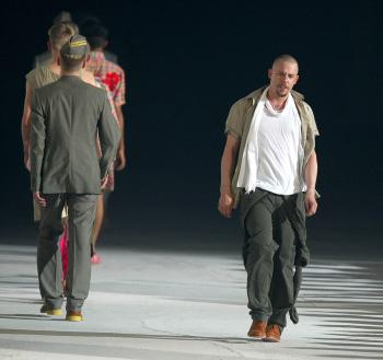 Diseñador: Alexander McQueen.