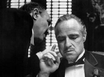 En un momento, Marlon Brando se sintió desencantado con el cine (llegó a decir que lo que más le importaba era el dinero), empezó a ser impuntual, a no aprenderse los diálogos y entró en un lento declive.
 Su recuperación le vino de la mano de 'El padrino' de Francis Ford Coppola que volvió a colocarlo en la élite y que le dio su segundo Oscar. Este resurgir se confirmó con 'Apocalypse Now' también de Coppola y 'El último tango' (su interpretación más conflictiva).