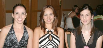 Alejandra de Russek, Ana Lucía Mart{inez y Vanessa de Allegre.