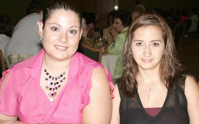 Mónica Cortés y Kelly Jaik.