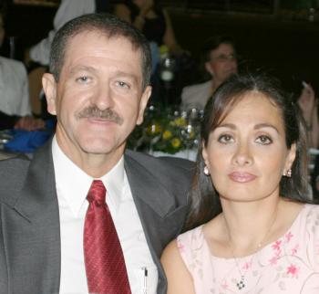  06 de julio

 Manuel Goytortua y Lupita de Goytortua.