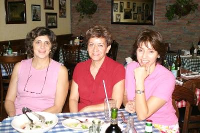 Lupita Elizalde, Toni Llorens y Selina de Viesca.