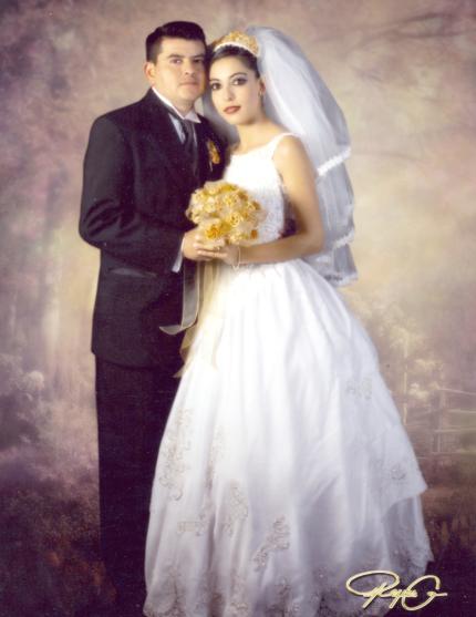 Sr. Miguel Hernández Muñiz y Srita. Edna Huerta Herrada el día de su enlace nupcial.