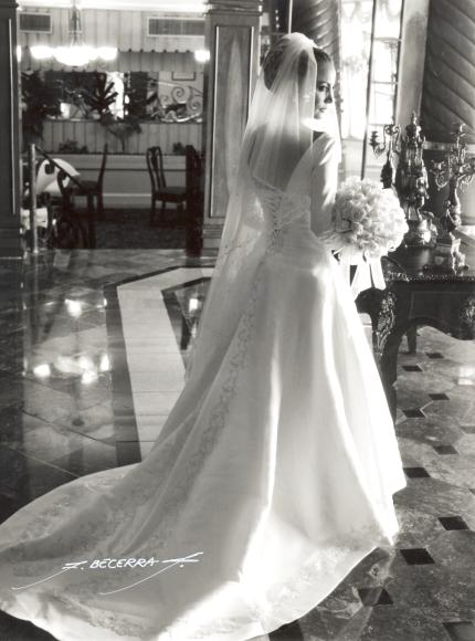 Lic. Elva Ileana Chavarría Martínez  el día de su enlace nupcial con el Ing. Julián Montoya Zenteno