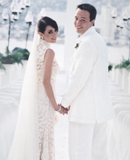 Lic. José Gabriel Blanco Garcés y Lic. Maribel López Rodríguez recibieron la bendición nupcial en la ciudad de Acapulco, Guerrero el sábado 22 de mayo de 2004