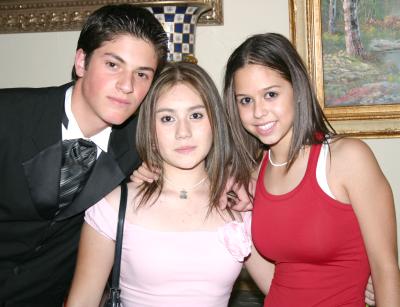 Luis Fernando P. Arantza Sandoval y Paulina Niño de Rivera.