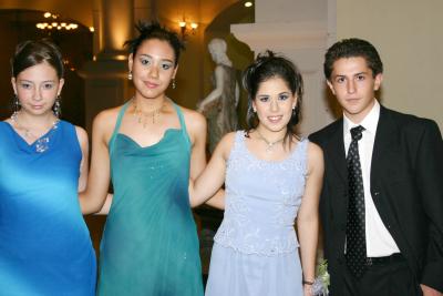 Monse Marrero, Karina Morales, MArtha Solórzano y Marco Martínez, festejaron en grande su graduación.