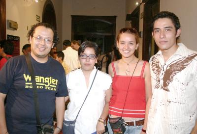 12 de julio

Néstor Solís, Diana Solís, Silvia Hernández y Sinahí Serrano