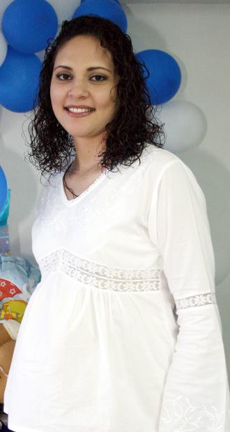  15 de julio  

 Paola Baldivias de Sifuentes recibió numerosos obsequios, en la fiesta de regalos que se le ofreció el bebé que espera.