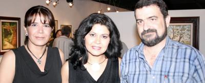 Elizabeth Espinoza, Laura Velázquez y Javier García.