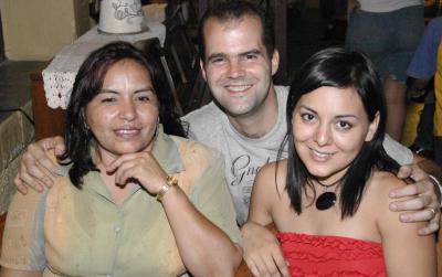Rosy Escalera, Emmanuel Delaloy y Valeria C. de Delaloy.
