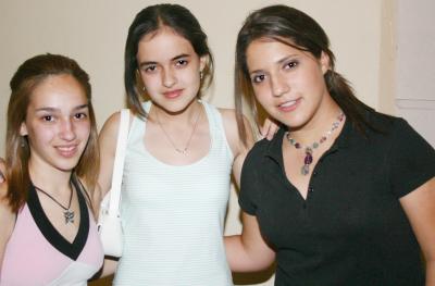 Laura Garrido, Adelina Pérez y Carmen Pérez.