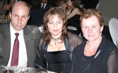 Luis Jorge Murra, Frida S. de Murra y Frida Sosa.