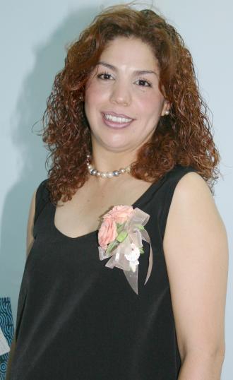 Lety Licerio recibió sinceras felicitaciones, en la fiesta de canastilla que le ofrecieron en días pasados.