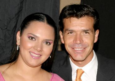 Mónica López de Borgetti y Jared Borgetti.