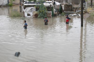 Señala que el organismo operador trabaja en algunos sectores mientras que en la colonia Armando del Castillo se desviará el agua hacia el canal de Sacramento