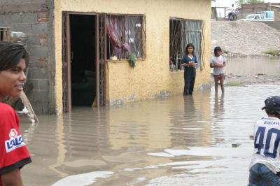 La ciudad, dice, no cuenta con drenaje pluvial y al registrarse una precipitación tan fuerte, el drenaje sanitario se satura. Afortunadamente dice, los 12 cárcamos de rebombeo funcionan en un 100 por ciento.