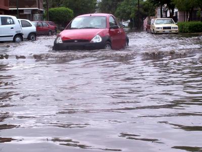 Un sistema de baja presión en el norte del país, provocó lluvias en gran parte de la Comarca Lagunera y en Lerdo, donde estuvo más fuerte.