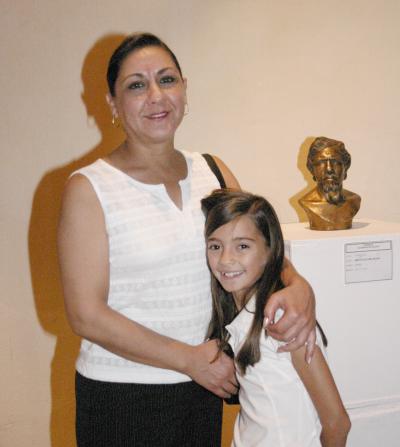 Gloria Franco López y Ceci Gurza Franco.