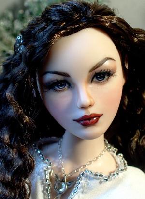 Aquí la réplica de Liv Tyler, la cual fue uno de los trabajos más difíciles para Kristen Ashford.