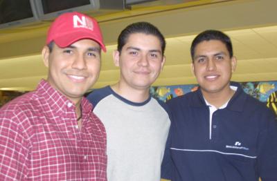 Gilberto, Carlos y Óscar.