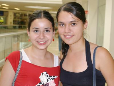 Sara Martínez y Mariesther Rodríguez.