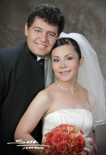 Lic. Jorge Luis Hernández Luna y Lic. Nancy Ileana López Muñoz contrajeron matrimonio religioso en la parroquia de Nuestra Señora de la Virgen de Lourdes el sábado 17 de julio.


Estudio: Sosa
