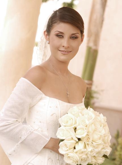 Srita. Laura Lissette Díaz Moreno, el día de su enlace nupcial con el Sr. Carlos Leal Ancira.



Estudio: Maqueda