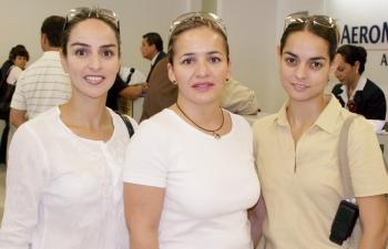 Cristina Máynez Castro, Alejandra Alcántara romero y Mónica Máynez Castro.