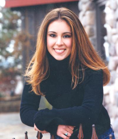 Jessica Voorhis, es hija de los señores George y Patricia García de Voorhis, quienes actualmente radican en Mont Rose.