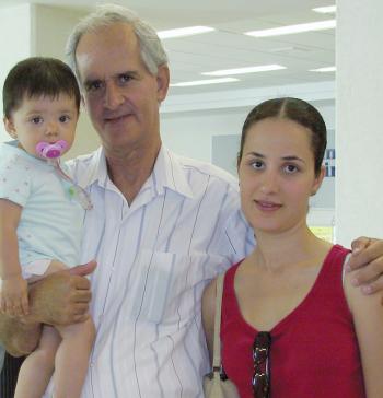 Carmen Herrae y Galilea viajaron a tijuana, las despidió Santiago Herraé.