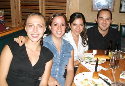 Ale de Orvin, Marcela Ortiz, Caro Venegas y Memo Garibay.