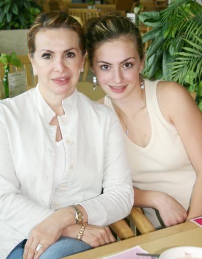  11 de Agosto 

Gaby y Valeria Daccaret.