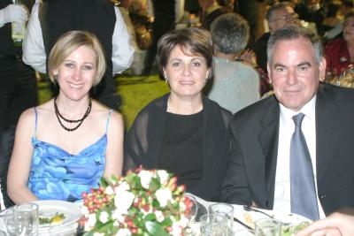 Mónica Grageda de Guerra, Verónica de Zertuche y Fernando Zertuche.