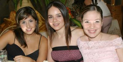 Norma Hernández de González, Marce Pérez y Mónica Garza de Torres.