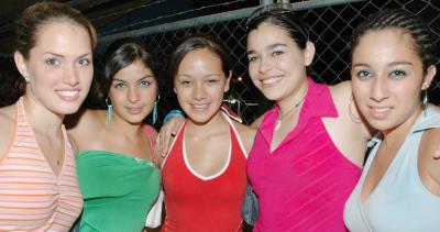 Maryfer Wolff, Sofía Medinilla, Anaís Rincón, Laura Ramírez y Ale Santibañez.