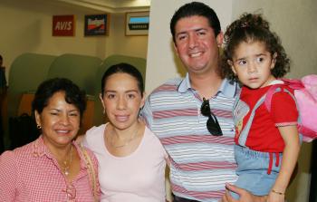 Lourdes Luján, Julieta Rojas, César Alfonso y Paulina Alfonso.