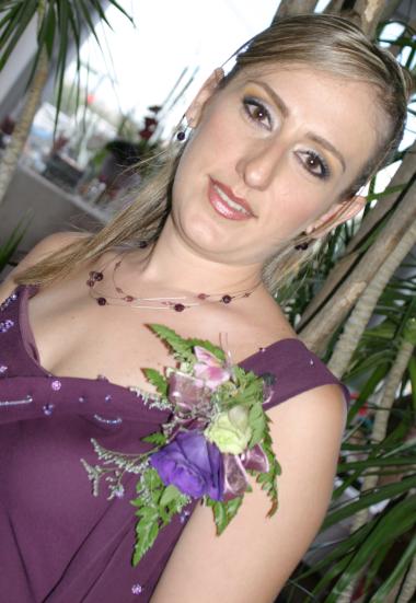 Evy Meraz Magaña, captada en el festejo pre nupcial que le ofrecieron hace unos días.