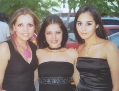 Ileana Márquez, Alejandra Márquez y Salma Ayup.