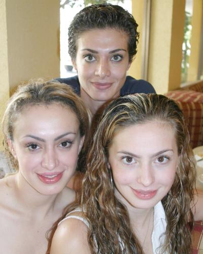 Gaby, Valeria y Marlene Daccarett.
