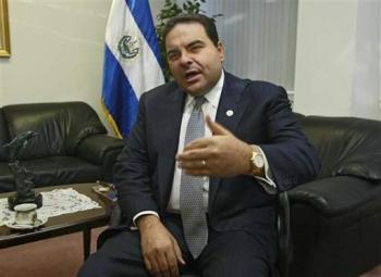 El presidente salvadoreño, Elías Antonio Saca, ha anunciado un 'Plan Súper Mano Dura' contra la delincuencia, principalmente contra las pandillas, para dar continuidad a otro denominado 'Plan Mano Dura' que fue lanzado en julio de 2003 por su antecesor, Francisco Flores, contra esos grupos.