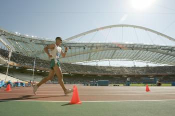 Raúl González Rodríguez, medalla de oro en 50 kilómetros de caminata y plata en los 20, en Los Ángeles 1984, fue categórico al señalar que ya no es tiempo de echarle la culpa a los jueces: “Debemos preocuparnos por trabajar más con la técnica en la marcha, porque esta disciplina exige mucho más que una buena preparación física”.