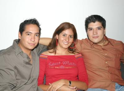 David González, Isabel López y Carlos Soto.