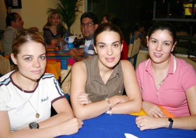 Graciela del Villar, María Esther Sobrino  de barrios y Sandra Garibay.